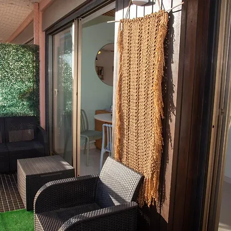 Avec Terrasse, Centre Ville, Climatisation, Parking - Fr-1-803-86 *