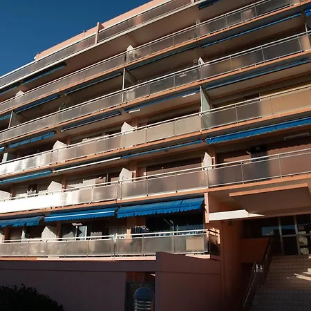 Apartment Avec Terrasse, Centre Ville, Climatisation, Parking - Fr-1-803-86