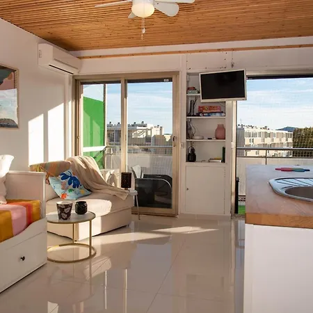 شقة Avec Terrasse, Centre Ville, Climatisation, Parking - Fr-1-803-86 *